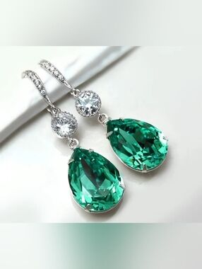 ❤️L $10 Each Or Bundle 4/$20 Emerald Teardrop Dangle Earrings - Silver Tone